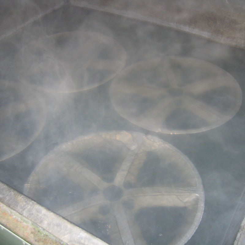 Vorbehandlung von Metallteilen mit sauber vorbereiteter Oberfläche vor der Beschichtung